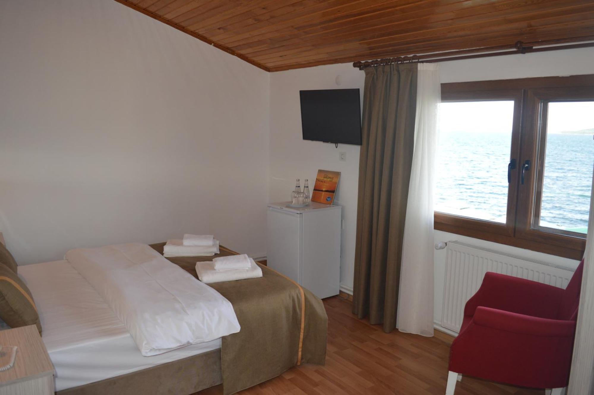 Yakamoz Otel Urla Exterior foto