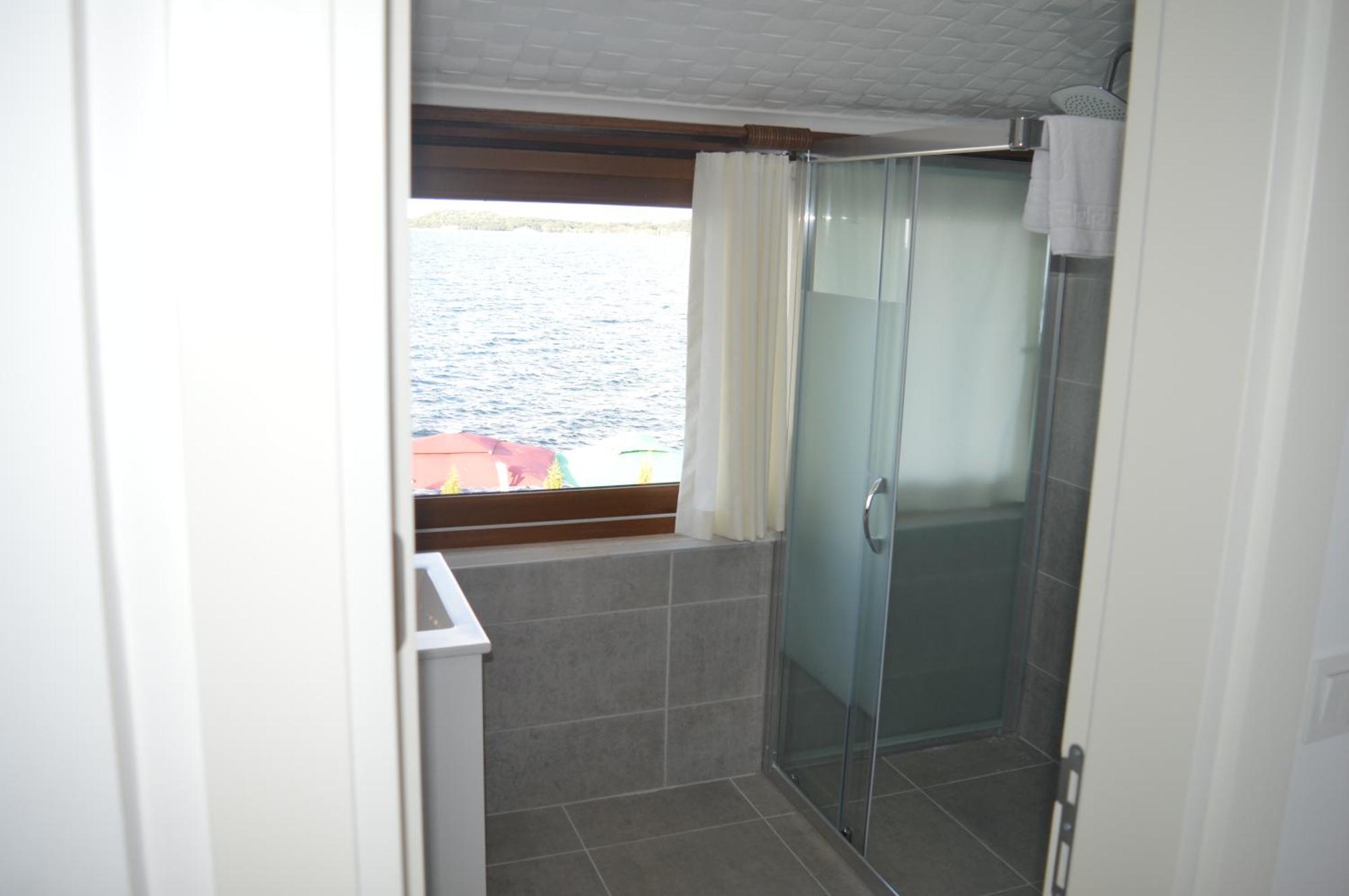 Yakamoz Otel Urla Exterior foto